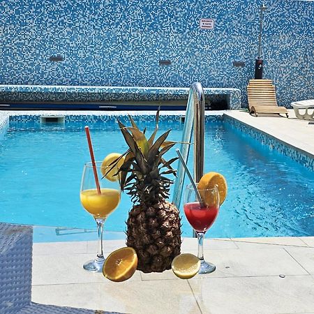 The Golden Grotto Apartments Novalja Exterior foto