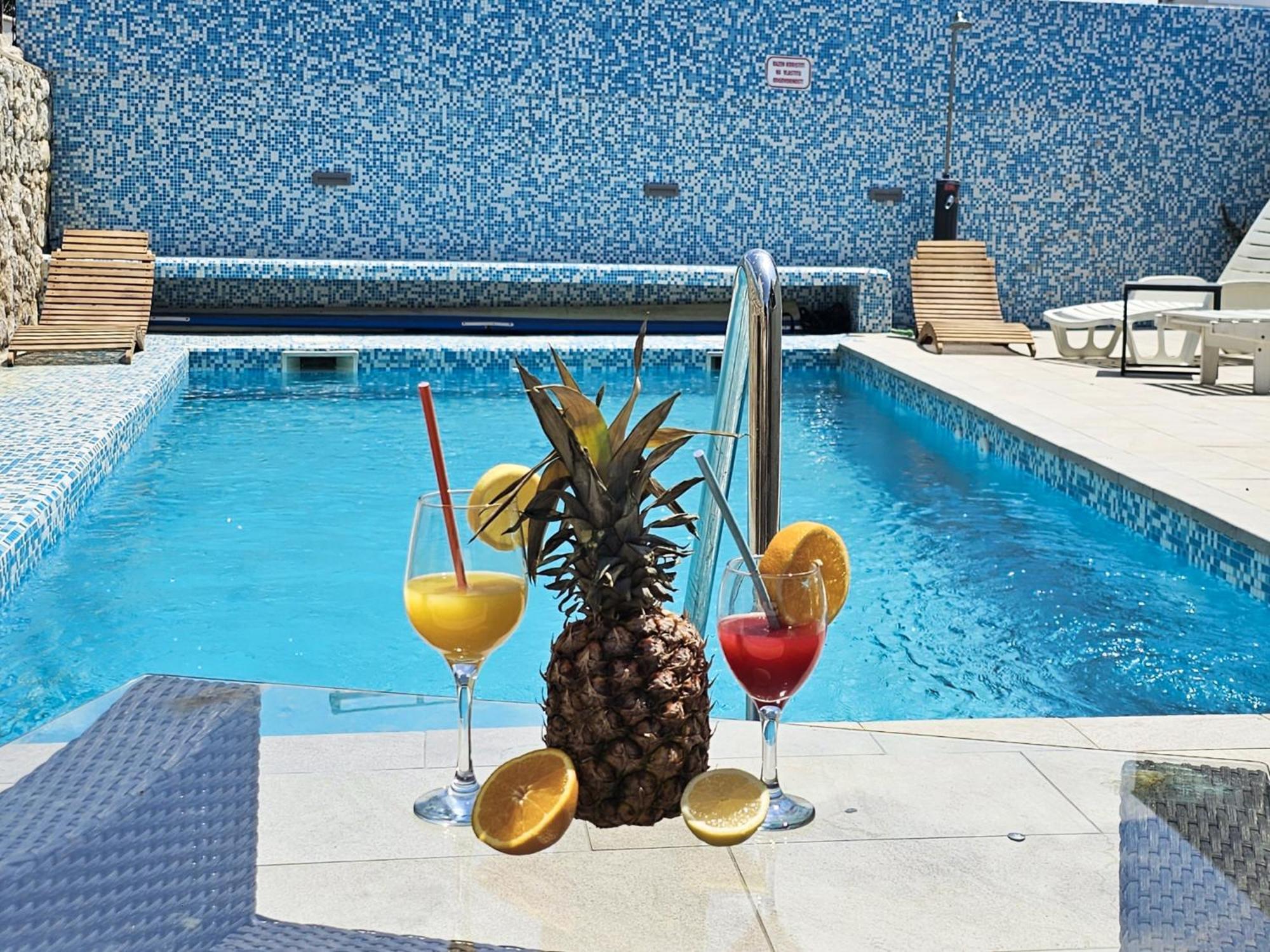The Golden Grotto Apartments Novalja Exterior foto
